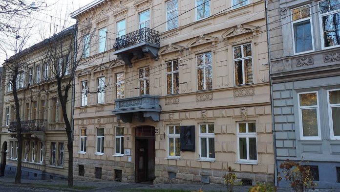 Львівська мерія викупила квартиру над музеєм Крушельницької для потреб установи