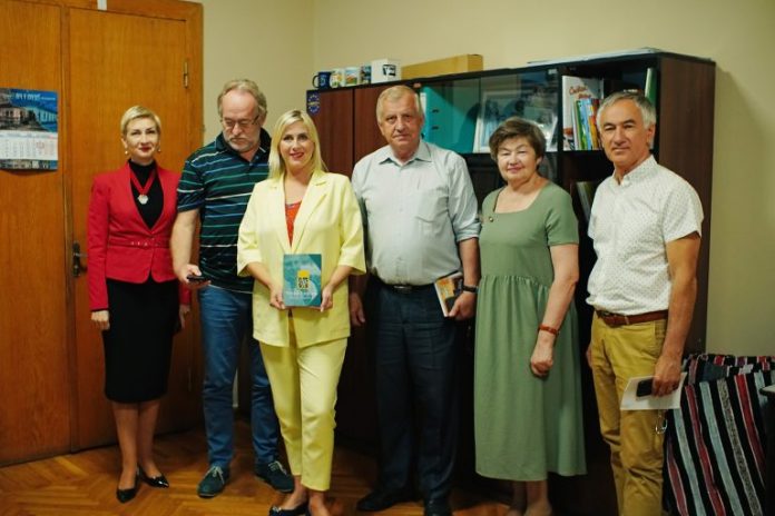Письменник та викладач «Острозької академії» отримав премію Світочів