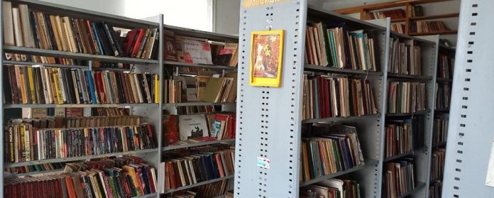Література з доставкою: бібліотекарі у Херсоні возять книжки лікарям