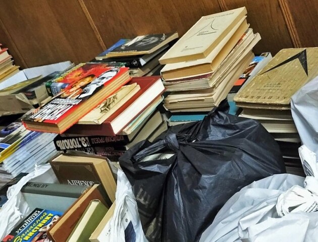 У Луцькій бібліотеці зібрали ще майже 400 кілограмів російської літератури на…